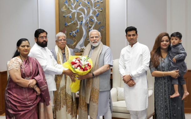 मुख्यमंत्री शिंदेंनी सहकुटुंब घेतली PM मोदींची भेट, म्हणाले- राजकीय नव्हे तर केवळ विकासकामांबाबत चर्चा