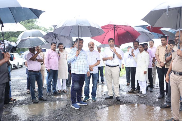 पनवेल ते इंदापूर या रखडलेल्यामार्गाचे कामाची एक लेनगणपतीपूर्वी सुरू होणार