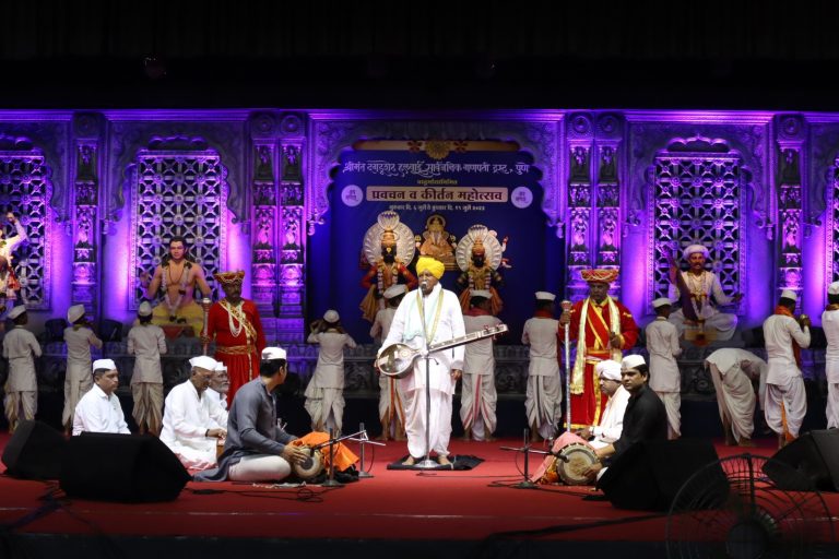 देश, धर्म, परमेश्वराप्रती माणसाने समर्पित असायला हवे -कीर्तनकार ह.भ.प.संजय महाराज पाचपोर