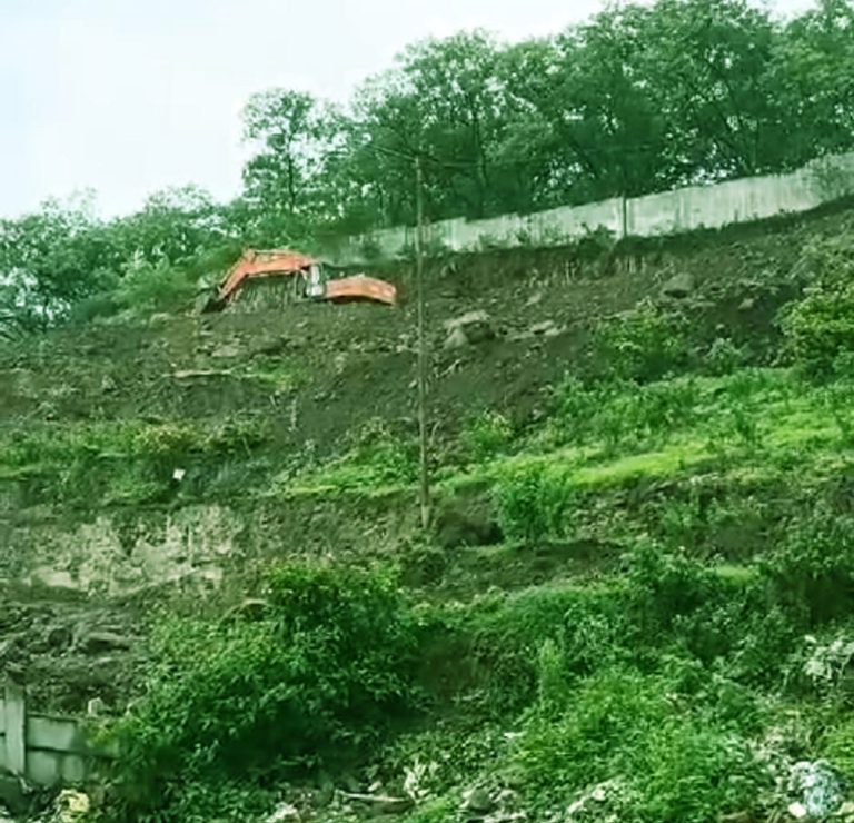 तळजाई टेकडीची बेसुमार लचकेतोड धोकादायी