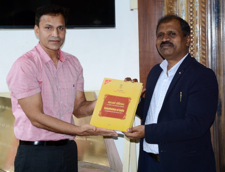 आठवडे बाजारात शिबीरांचे आयोजन करुन जात पडताळणीसाठीचे अर्ज भरुन घ्या