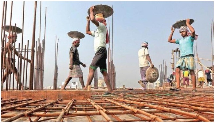 बांधकाम कामगारांना सुरक्षिततेची साधने पुरविण्याचे कामगार विभागाचे निर्देशमहाराष्ट्र इमारत व इतर बांधकाम कामगार कल्याणकारी मंडळात नोंदणीचेही आवाहन