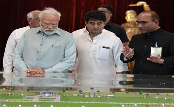 पंतप्रधान नरेंद्र मोदी यांच्या हस्ते राजकोटमध्ये नवीन आंतरराष्ट्रीय विमानतळाचे उद्घाटन