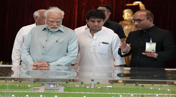पंतप्रधान नरेंद्र मोदी यांच्या हस्ते राजकोटमध्ये नवीन आंतरराष्ट्रीय विमानतळाचे उद्घाटन