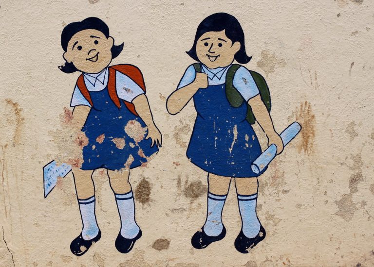 मोफत गणवेश योजनेचा लाभ स्थानिक पातळीवरून देण्याचा विचार – शालेय शिक्षण मंत्री दीपक केसरकर