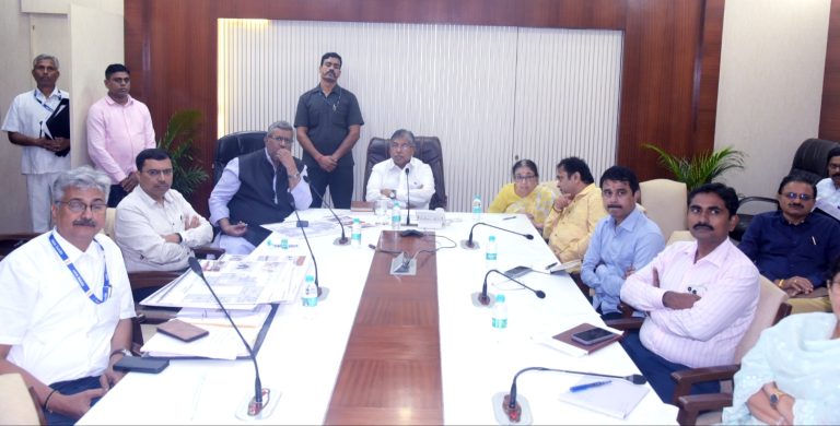 गानसम्राज्ञी लता मंगेशकर आंतरराष्ट्रीय संगीत महाविद्यालयाच्या कामाला गती