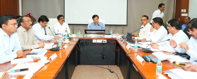 ग्राहकाभिमुख वीजसेवा देताना तत्परता सर्वाधिक महत्वाची; ग्राहकसेवा गतिमान करा