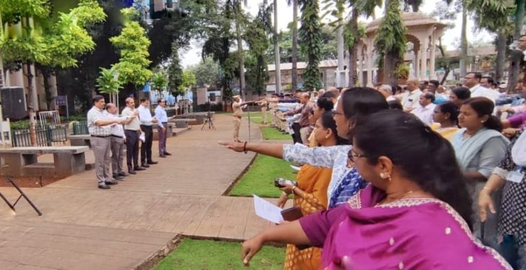 माझी माती माझा देश” अंतर्गत पुणे महापालिकेत पंचप्रण शपथ