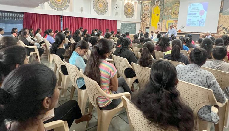 विद्यार्थ्यांमध्ये रोजगार क्षमता वाढविण्यासाठीविद्यार्थी साहाय्यक समितीमध्ये पाथेय उपक्रम