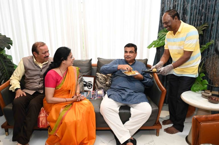 निष्ठावंत,आणि जुन्या कार्यकर्त्यांचा सन्मान ठेवलाच पाहिजे, गडकरी बोलणार दिल्लीश्वरांशी …