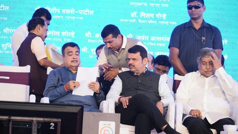 उड्डाणपुलामुळे नागरिकांना येणाऱ्या समस्या सोडवा, नाना भानगिरे यांचे नितीन गडकरींना निवेदन