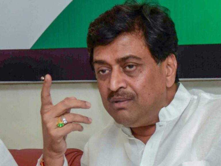 संभाजी भिडेंच्या माध्यमातून राज्यात दंगली घडवायच्या आहेत का?, काँग्रेस नेते अशोक चव्हाण यांचा सरकारला सवाल