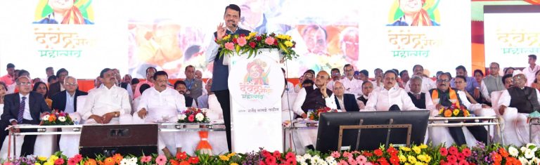 तळागाळातील माणसांपर्यंत आरोग्य सुविधा पोहोचविण्यासाठी शासन कटिबद्ध – उपमुख्यमंत्री देवेंद्र फडणवीस