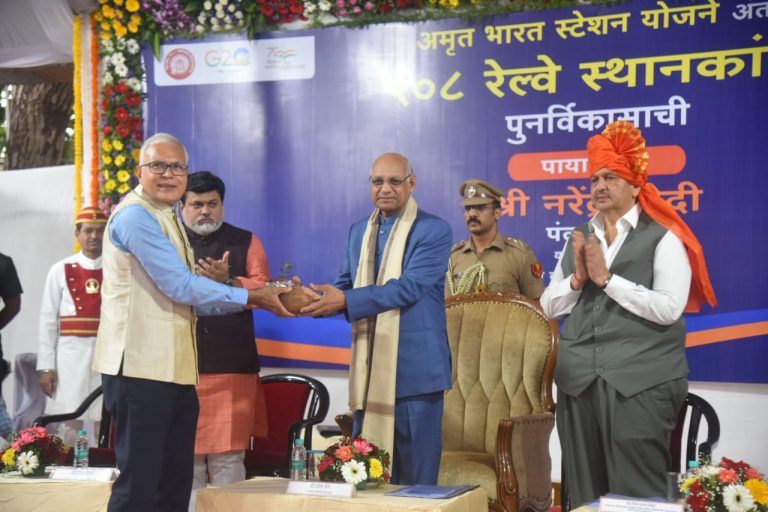 रेल्वे स्टेशन पुनर्विकासामुळे ग्रामीण व शहरी भागात समृद्धी निर्माण होईल – राज्यपाल रमेश बैस
