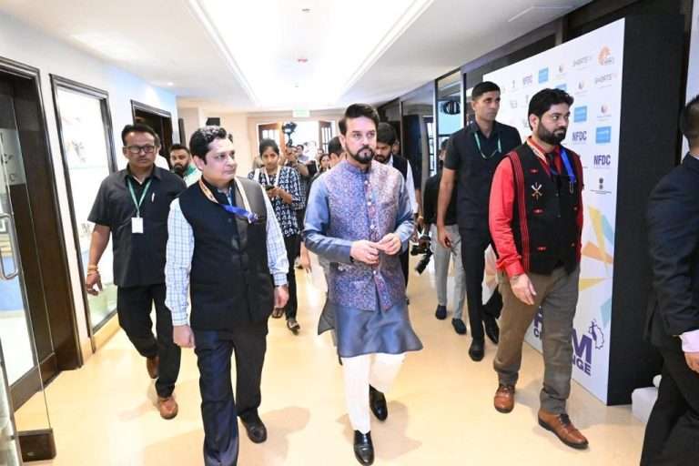 इफ्फी:अनुराग सिंह ठाकूर यांच्या हस्ते 17 व्या चित्रपट बाजाराचे उद्घाटन