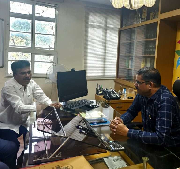 “महापालिकेतील 7000 कामगार हे आमचे कामगारच नाही” महापालिकेची कायदेशीर चालाखी,कामगारांच्या भावनांशी खेळ खेळून शोषण करण्याचा प्रकार उघड