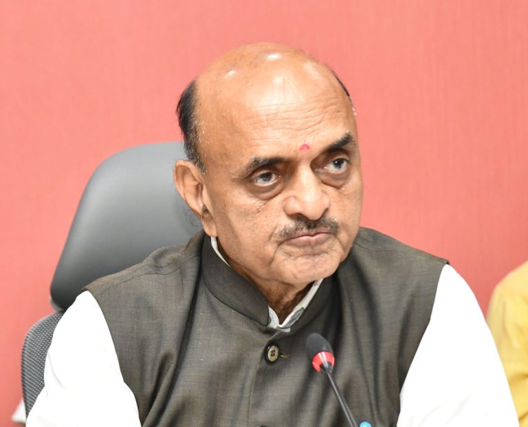 ‘आयुष्यमान भारत’ मोफत नोंदणी, केवायसी सुविधा उपलब्ध; नागरिकांनी लाभ घ्यावा – केंद्रीय अर्थ राज्यमंत्री डॉ.भागवत कराड