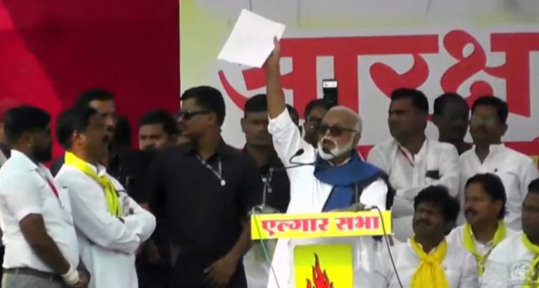 नेत्यांना गावबंदी करायला महाराष्ट्र तुम्हाला सातबाऱ्यावर लिहून दिलाय का? भुजबळांचा मनोज जरांगेंना सवाल