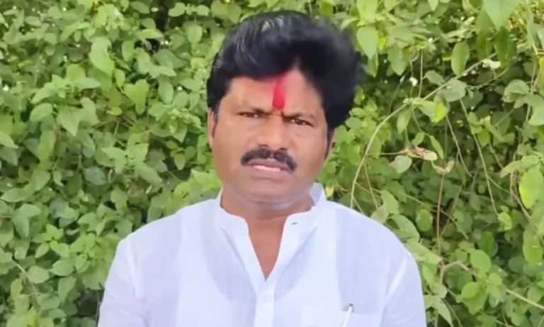 जिल्हाधिकारी निवेदन स्वीकारण्यासाठी आले नाही म्हणून आंदोलक संतप्त; पडळकर यांनी सांगितला घटनाक्रम