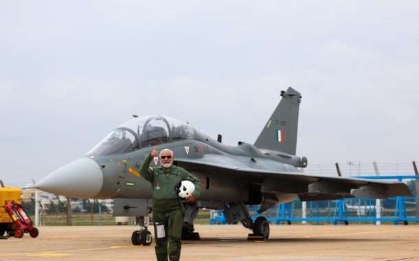 भारतीय हवाई दलाच्या तेजस या लढाऊ विमानातून पंतप्रधानांनी केले उड्डाण