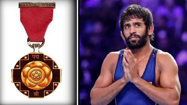 कुस्तीपटू बजरंग पुनियाने पद्मश्री परत केला:पंतप्रधानांच्या घराबाहेर फुटपाथवर ठेवला पुरस्कार; म्हणाला- आता या सन्मानाच्या ओझ्याखाली जगू शकत नाही
