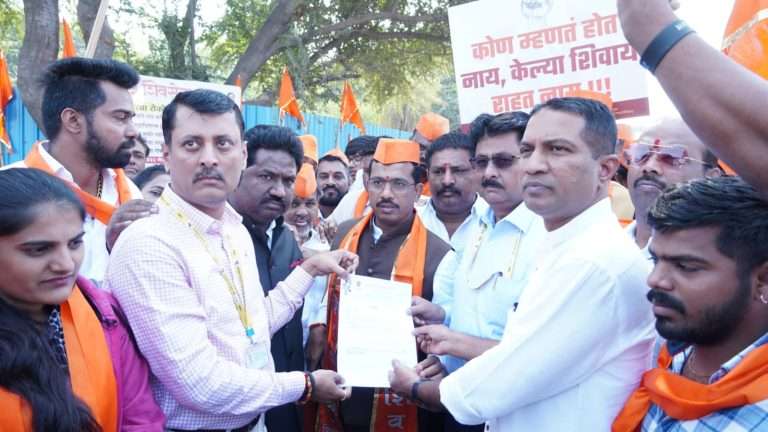 आठ दिवसात हडपसरची वाहतूक कोंडी सुटली नाही तर महापालिका आयुक्तांच्या कक्षाला टाळे ठोकू ; शिवसेना शहरप्रमुख प्रमोद नाना भानगिरे