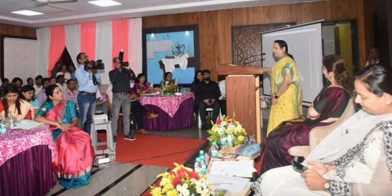 महिलांनी न घाबरता सायबर ट्रोलिंगला सामोरे जावे- उपसभापती डॉ. नीलम गोऱ्हे
