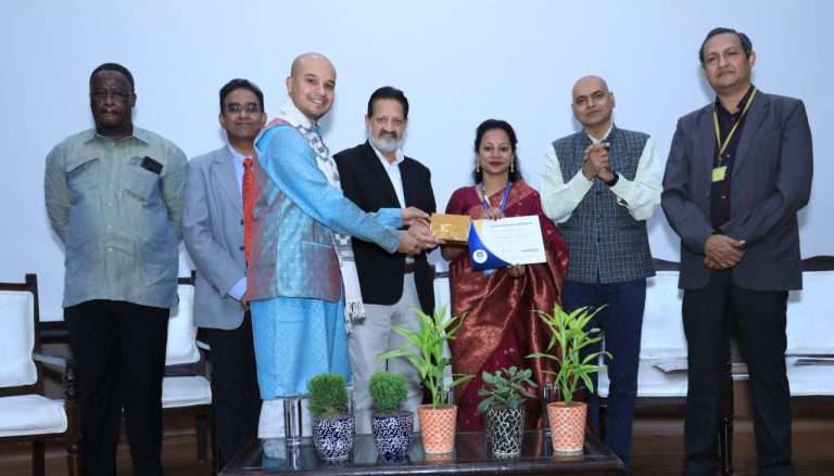कम्युनिटी रेडिओमुळे देशाच्या अर्थव्यवस्थेला चालना मिळेल : विक्रम सिंग