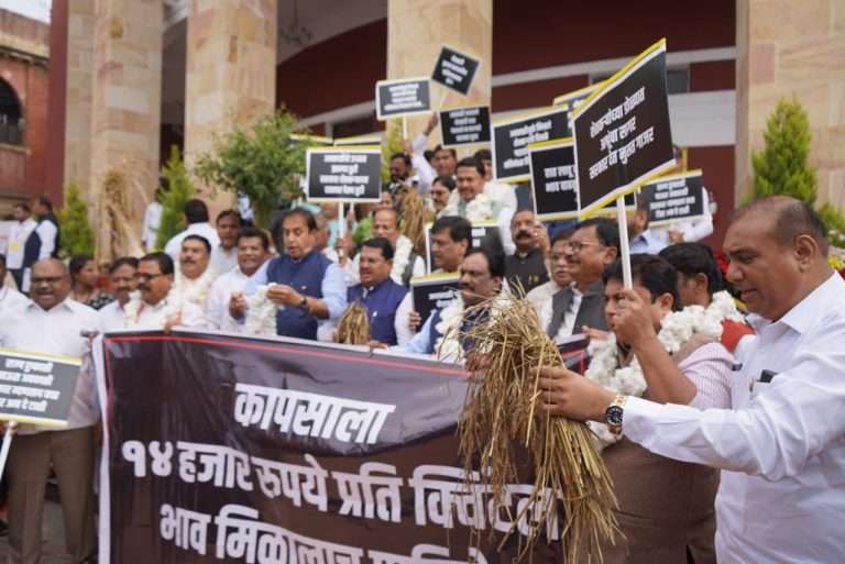 सरकारने ७ लाख कोटींचे कर्ज जनतेवर लादले पण शेतकऱ्यांनाच पैसे देण्यास टाळाटाळ का ? – नाना पटोले.