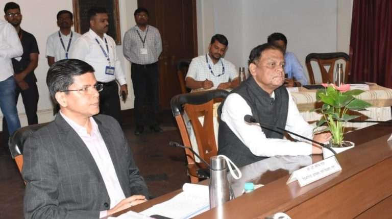न्या.शिंदे समितीच्या आढावा बैठकीत जात नोंदींच्या पुराव्याबाबत सविस्तर चर्चा