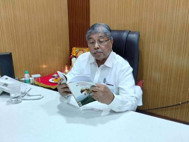 पुणेकर रमले वाचनात…