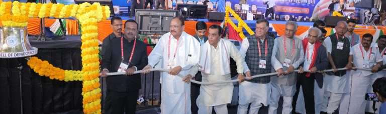 आमदार – खासदारांनी वारंवार राजकीय पक्षांतरे करू नयेत- माजी उपराष्ट्रपती वैंकय्या नायडू