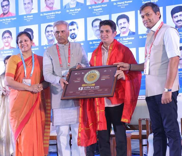 ’तरुणाईच्या राजकीय प्रवेशाची पृष्ठभूमी तयार-’आता गरज आहे, ती पंख पसरून झेप घेण्याची’