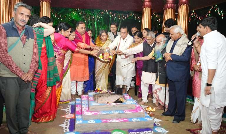 एमआयटी सांस्कृतिक संध्या संगीत महोत्सवाचापं. उपेंद्र भट यांच्या सुमधुर गायनाने समारोप