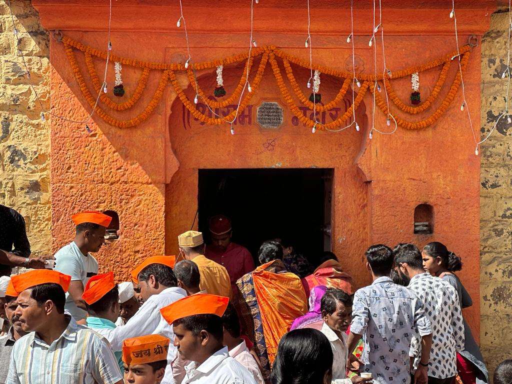  रहिमतपुरातील राम मंदिर किर्तनात मुस्लीम तबलावादकाची साथसंगत
