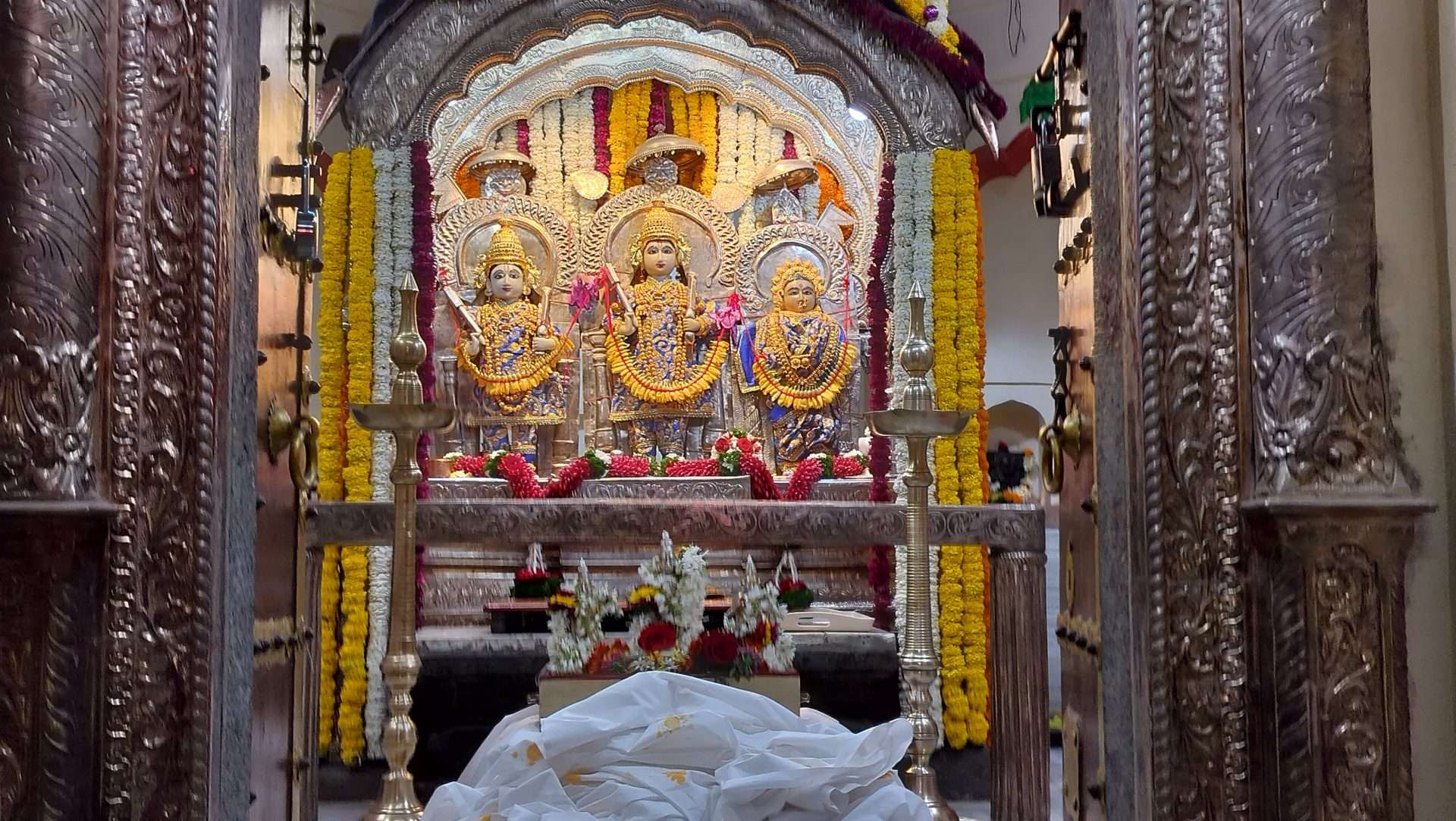 तुळशीबाग राम मंदिरात रामराज्याभिषेक सोहळा साजरा
