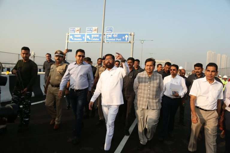 अटल सागरी सेतू वेगवान प्रगतीचे उद्दिष्ट साध्य करणारा प्रकल्प- मुख्यमंत्री एकनाथ शिंदे