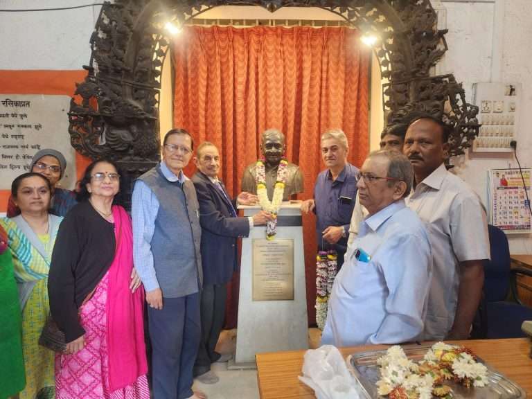 १२८ व्या जयंती दिनी संग्रहालय महर्षी कै.दिनकर केळकर यांना अभिवादन