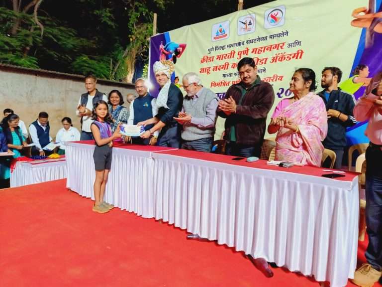 जिल्हास्तरीय मल्लखांब स्पर्धामुलांच्या गटात तन्मय मुजुमले विजेतातर मुलींमध्ये शमिका उभे विजेती