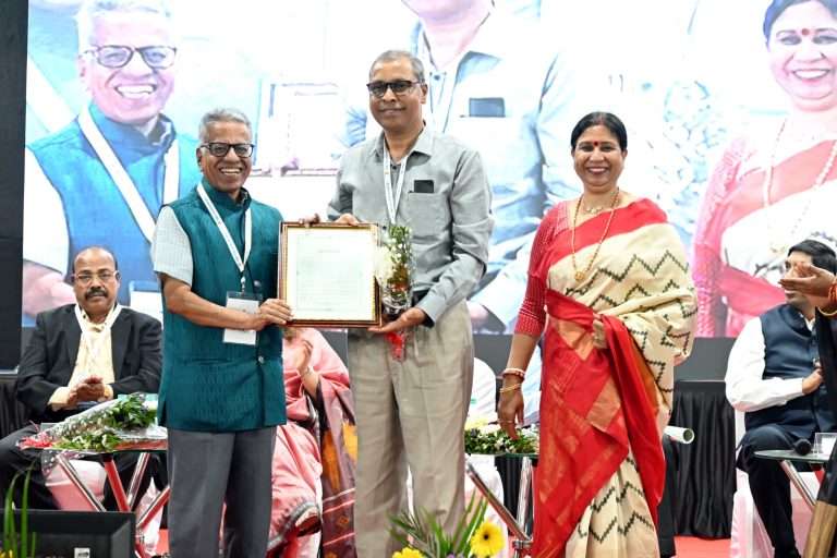 ‘एक्सेल इंडिया प्रोटेक्टिव्ह पेंट्स प्रायव्हेट लिमिटेड’च्या सदानंद कुंदर यांना जीवनगौरव पुरस्कार प्रदान!
