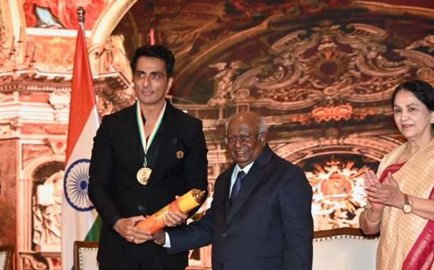 अभिनेता सोनू सूद ने पटकावला चॅम्पियन्स ऑफ चेंज' पुरस्कार 