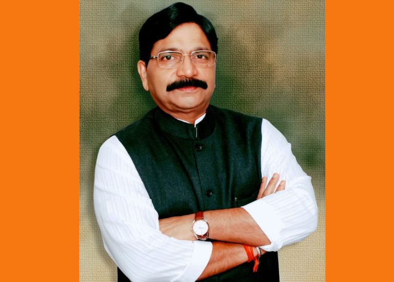 ठाकरेसमर्थक आमदार रवींद्र वायकर यांच्या घरी ईडीची धाड
