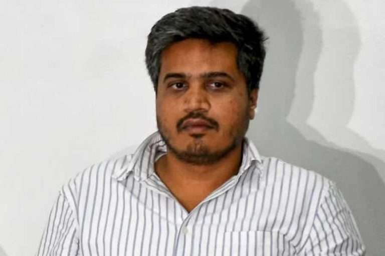 एकनाथ शिंदे यांना धोक्यांची जाणीव:त्यामुळेच त्यांनी होम मिनिस्ट्रीचा आग्रह धरला -रोहित पवार