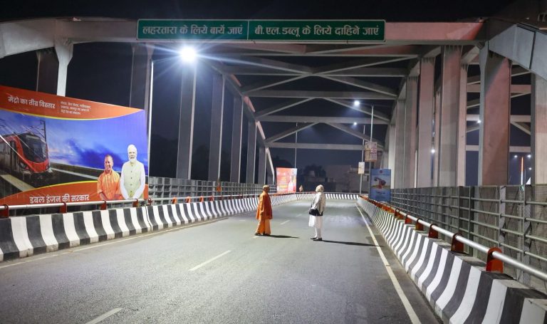  PM मोदींनी मध्यरात्री मतदारसंघातील रस्त्यांची केली पाहणी