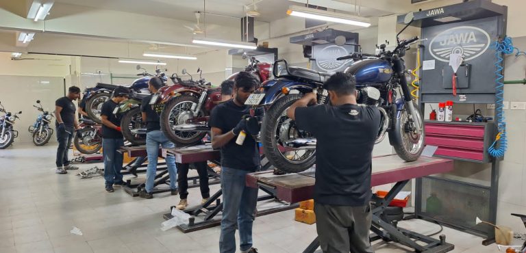 जावा येझदी मोटारसायकल्स चा  फेब्रुवारीत जयपूर आणि लखनऊ येथे मेगा सर्व्हिस कॅम्प