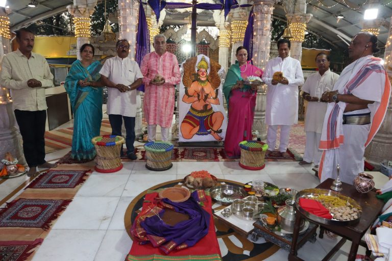 गरुड, कलश, यज्ञ स्थापनेने ‘ब्रह्मोत्सवाला’ थाटात प्रारंभ