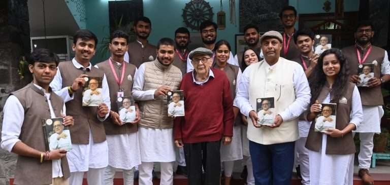 मिटसॉगच्या १९ व्या बॅचच्या विद्यार्थ्यांची नुकतीच दिल्ली येथे भेंट