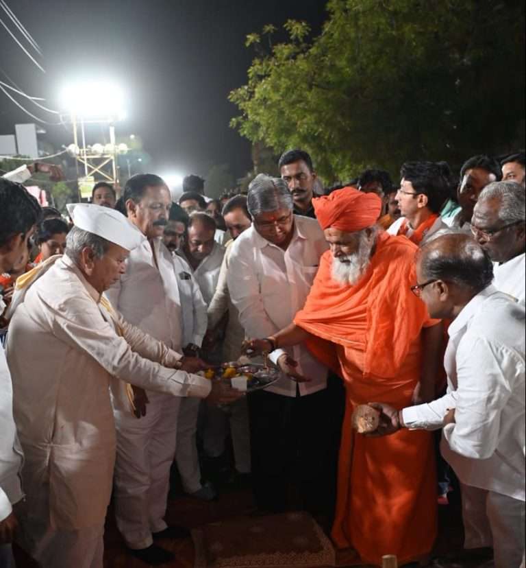  शेळगी ते दहिटणे रस्ता रुंदीकरणासह कॉंक्रिटीकरण कामाचे उद्घाटन