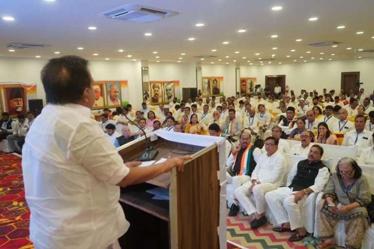 गांधी-नेहरु विचारधारा संपवण्यासाठी भाजपाकडून पंडित नेहरुंवर सातत्याने टीका: रमेश चेन्नीथला.