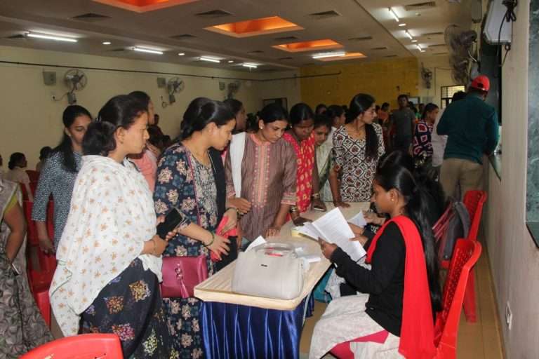 भोसरी विधानसभा मतदारसंघात महिला बचत गटासाठी मतदार नोंदणी शिबिराचे आयोजन
